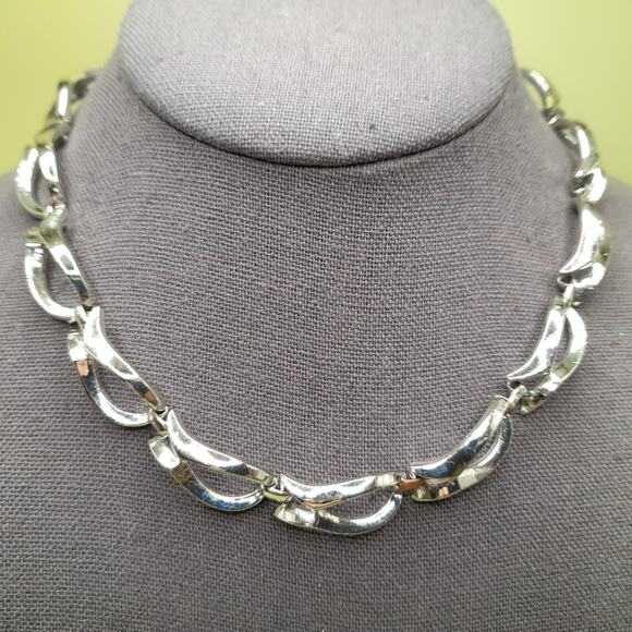 Vintage Silver Tone Oval Link Choker Necklace, 16 Inches, 1950s - Picture 3 of 12